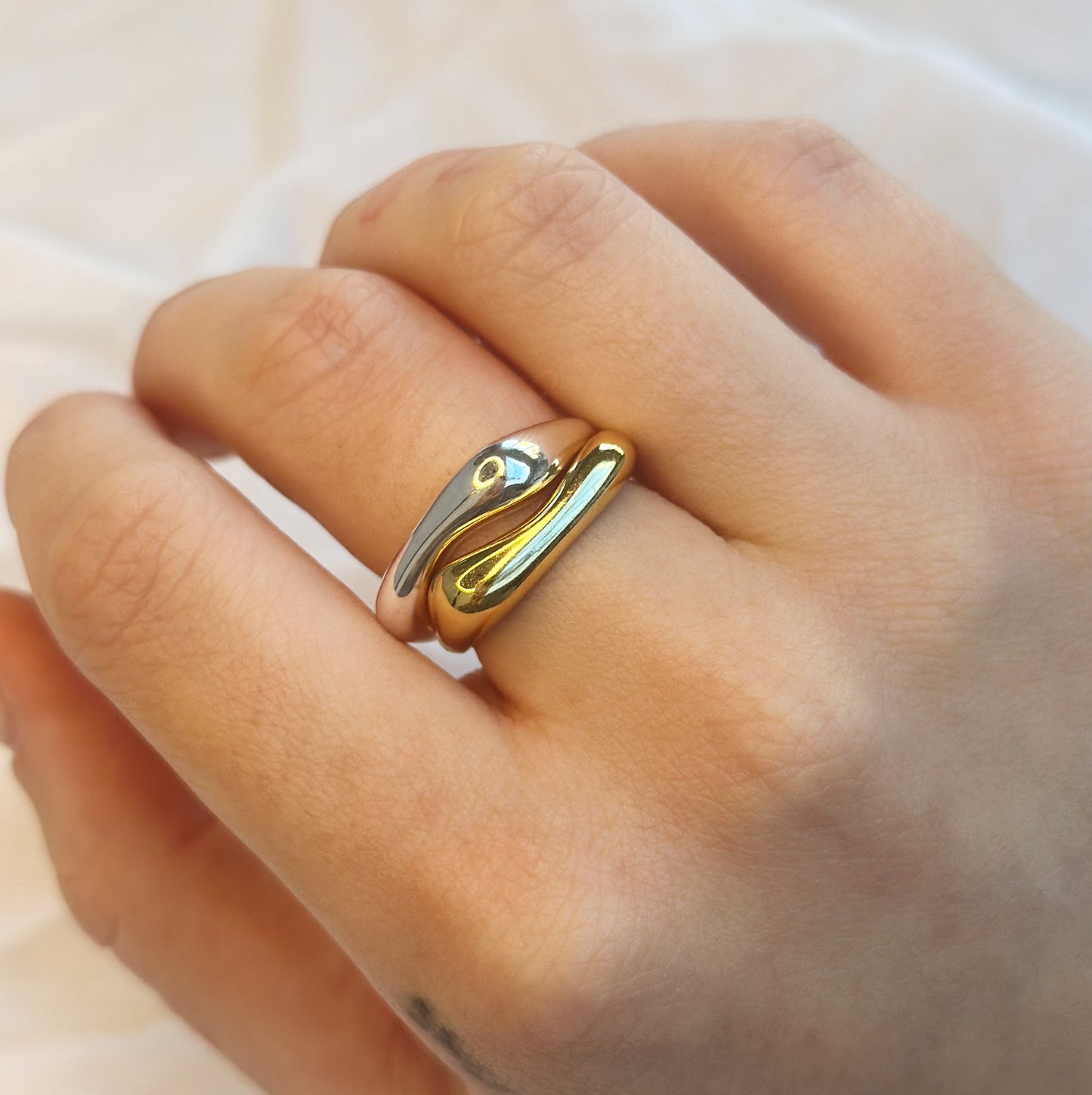 Irregular Knotted Ring
