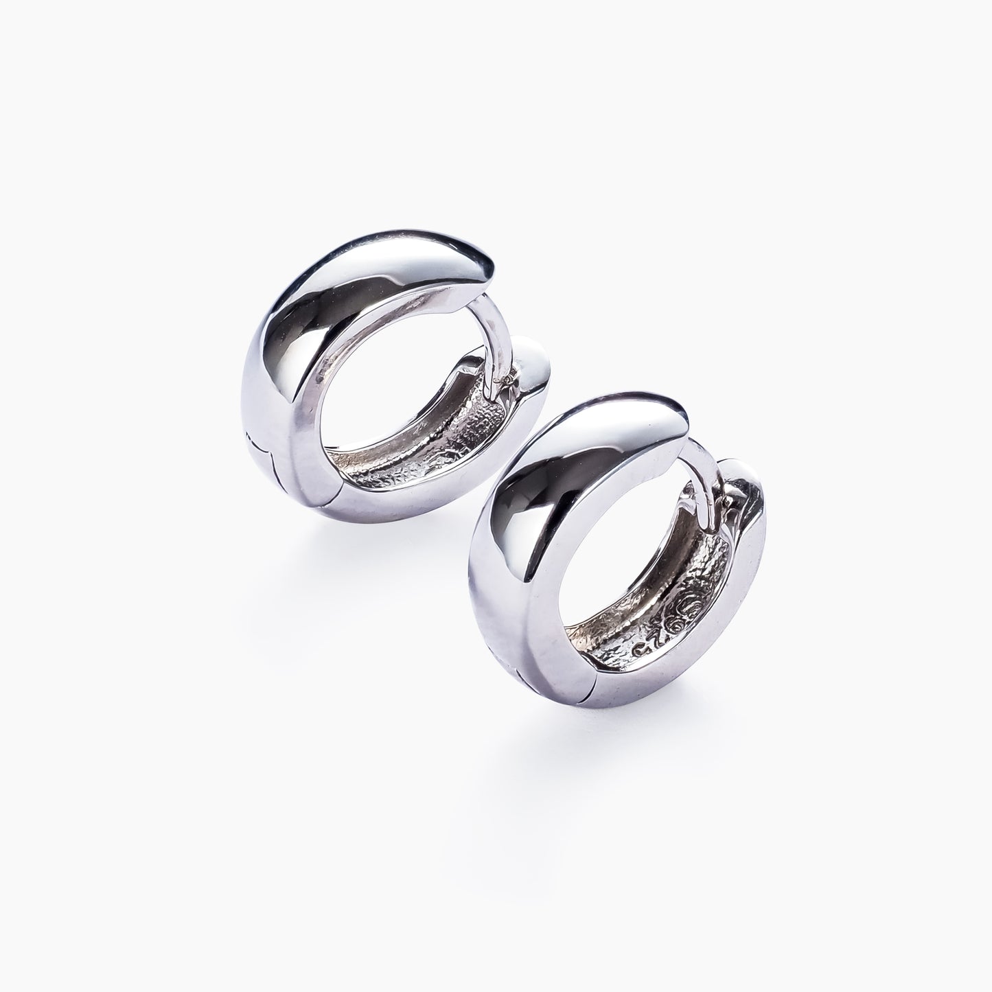 Basic Chunky Huggie Earrings